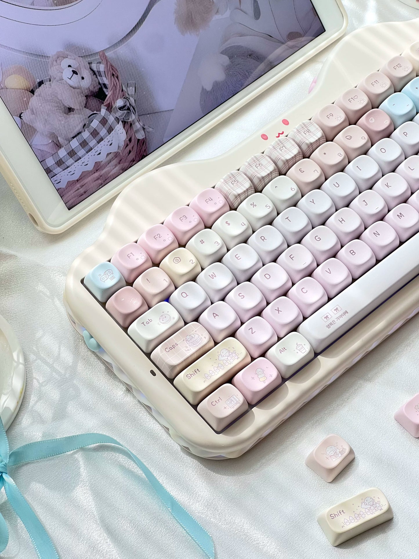 #0292 Cream Pale Pink Lamp Cake Cherry/moa Profile Keycap