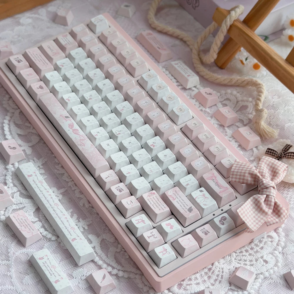 #0295 Pale Pink Letter Vintage Pink Keycap Set – Retro Feminine 140-Key PBT Keycaps for Mechanical Keyboards Designed By Twinkle Lab