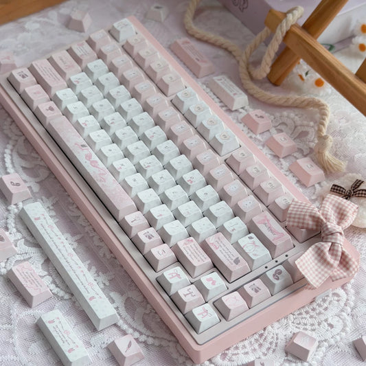 #0295 Pale Pink Letter Vintage Pink Keycap Set – Retro Feminine 140-Key PBT Keycaps for Mechanical Keyboards Designed By Twinkle Lab