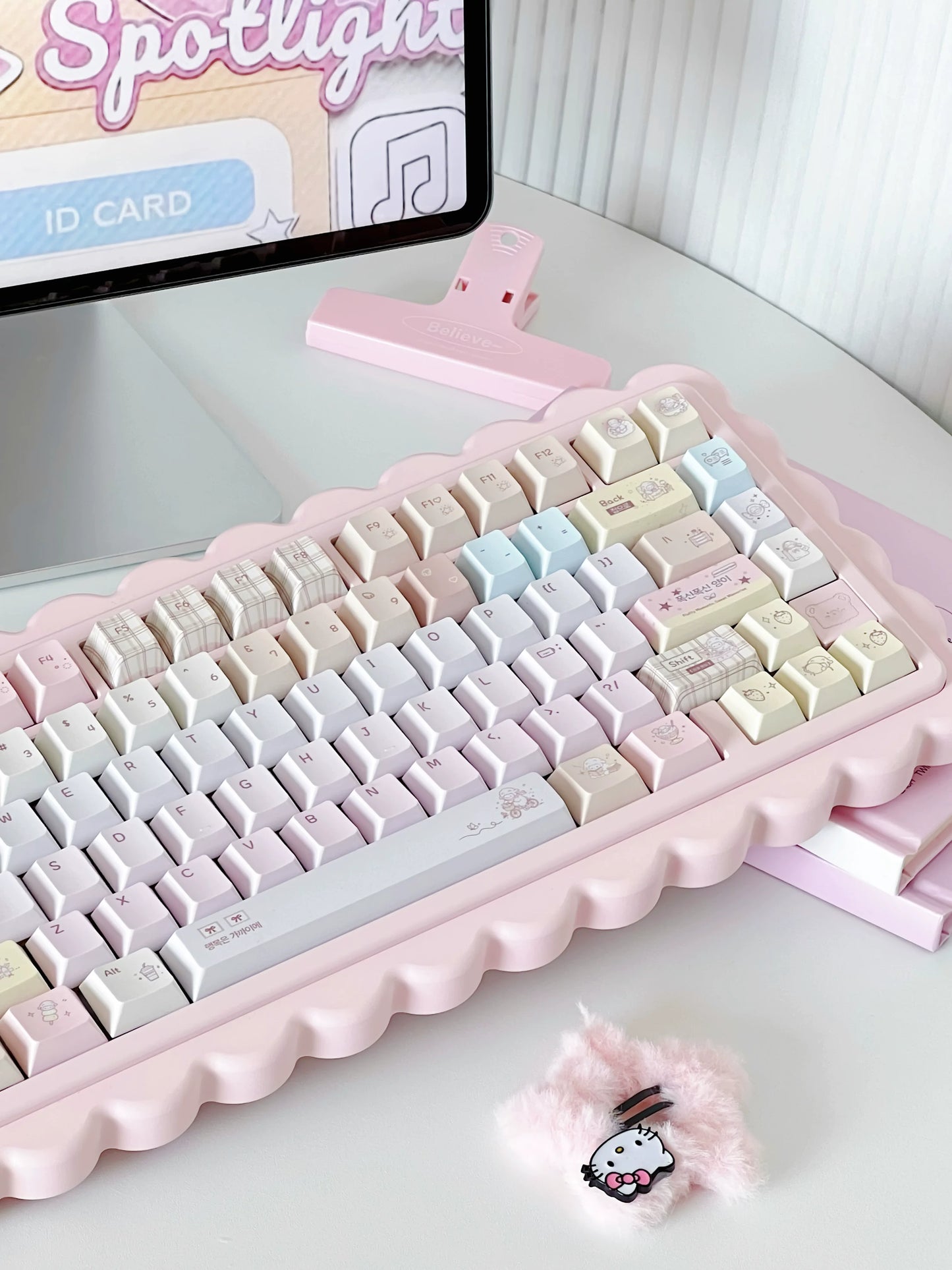 #0292 Cream Pale Pink Lamp Cake Cherry/moa Profile Keycap