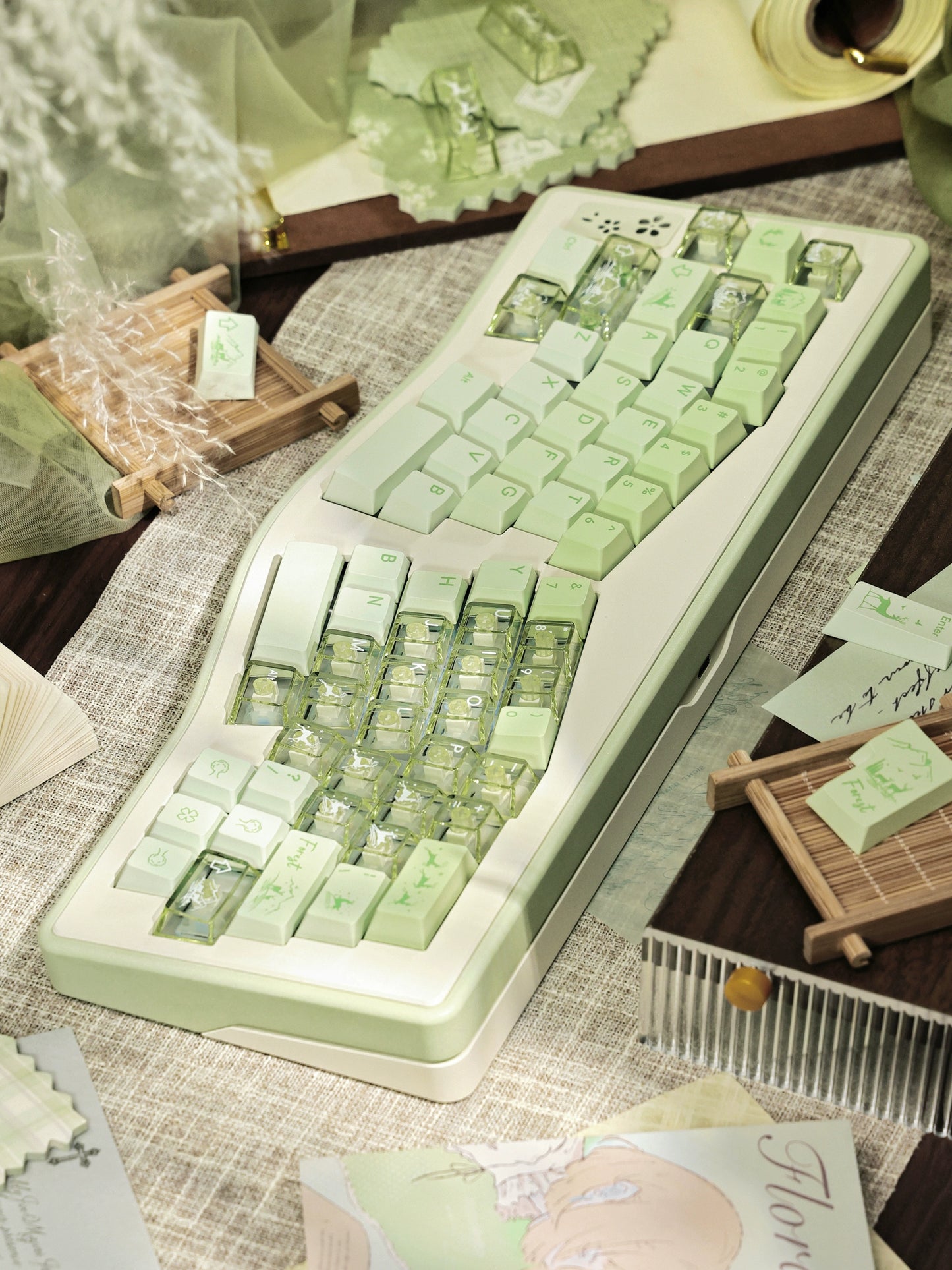 #0216 Fresh Green Dearwood Whisper Keycap Set Cherry Profile PBT146+PC115  （not including keyboard）