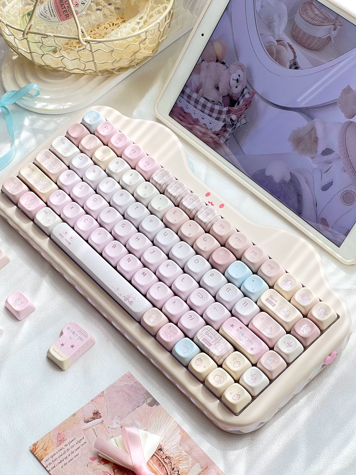 #0292 Cream Pale Pink Lamp Cake Cherry/moa Profile Keycap