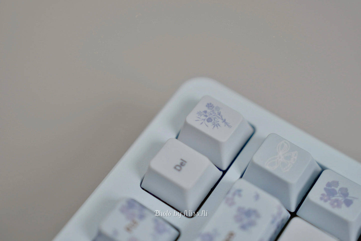 010 Midsummer Night's Dream Light Blue Floral Customized Keycaps 148 Keys Cherry Profile Designed By Keyria Labs