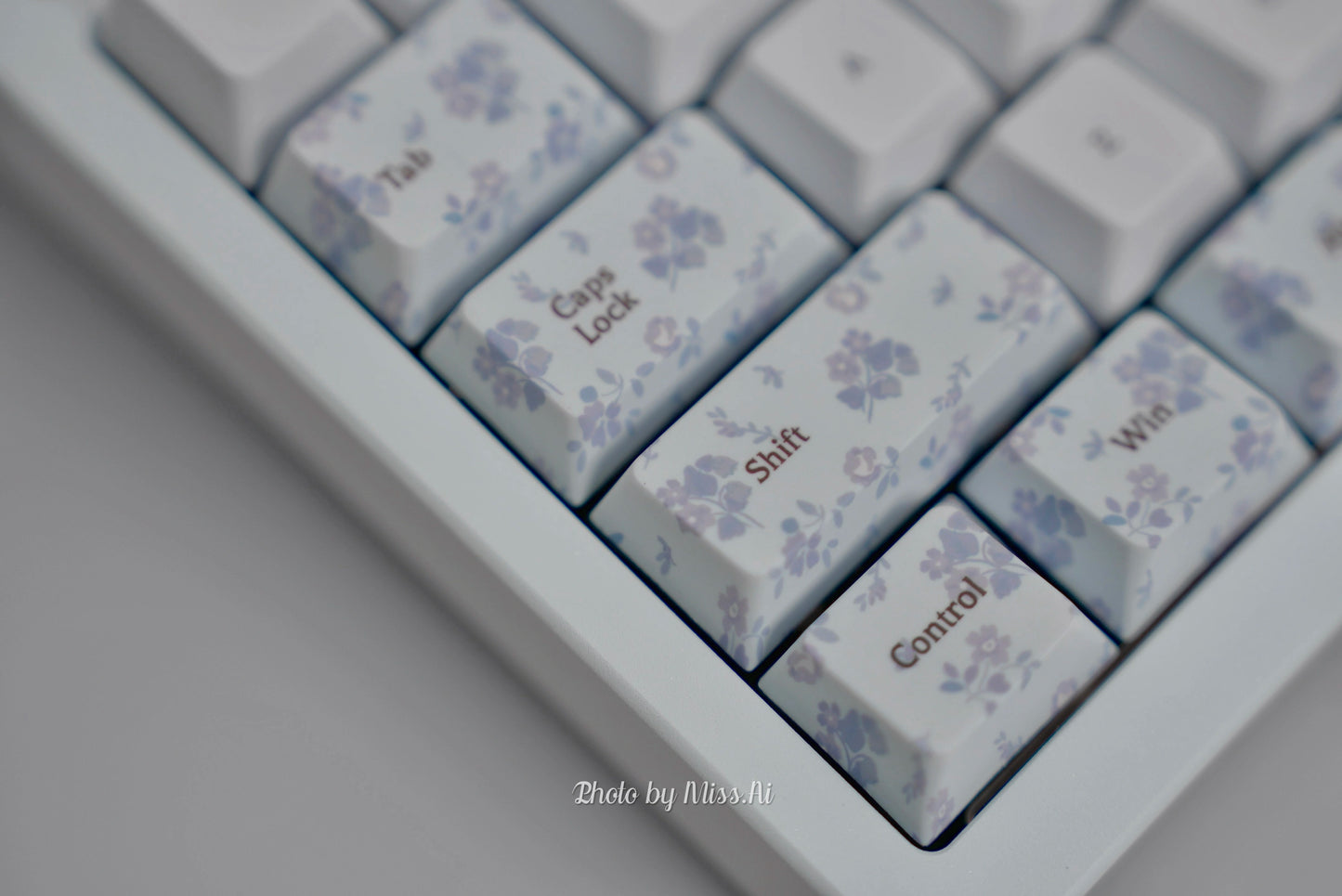 010 Midsummer Night's Dream Light Blue Floral Customized Keycaps 148 Keys Cherry Profile Designed By Keyria Labs