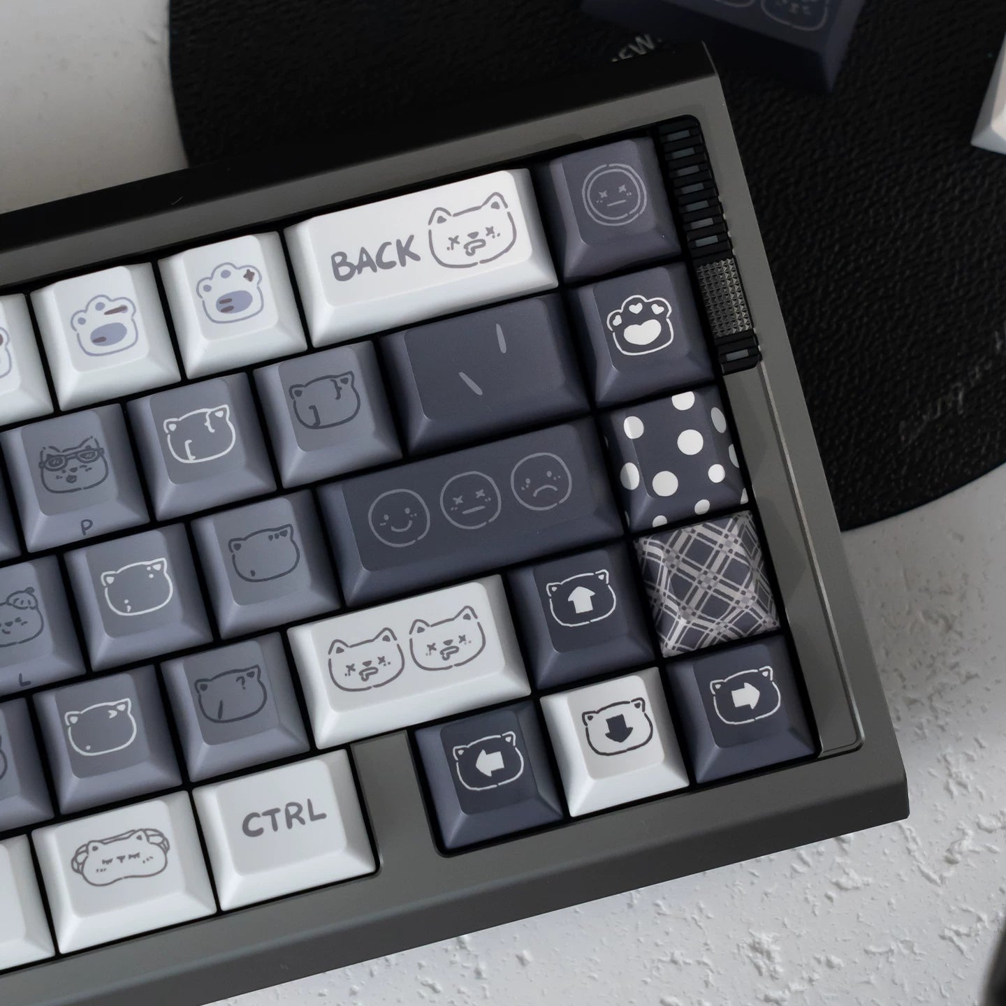 #0276 Emo Gray Kitten Black and White Side Engraved Keycap Designed By URE