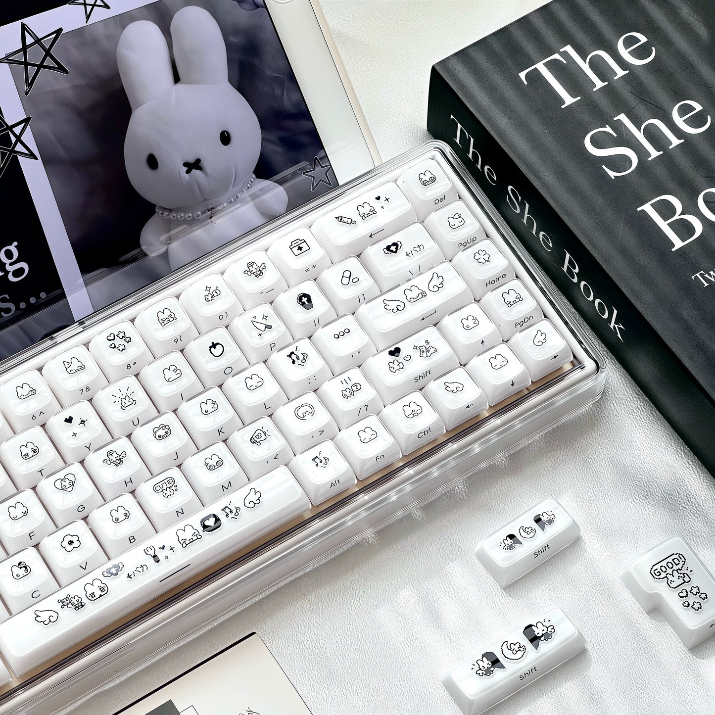 #0290 Black and White Pixel Rabbit Jelly Keycap CBSA Profile（not including keyboard）