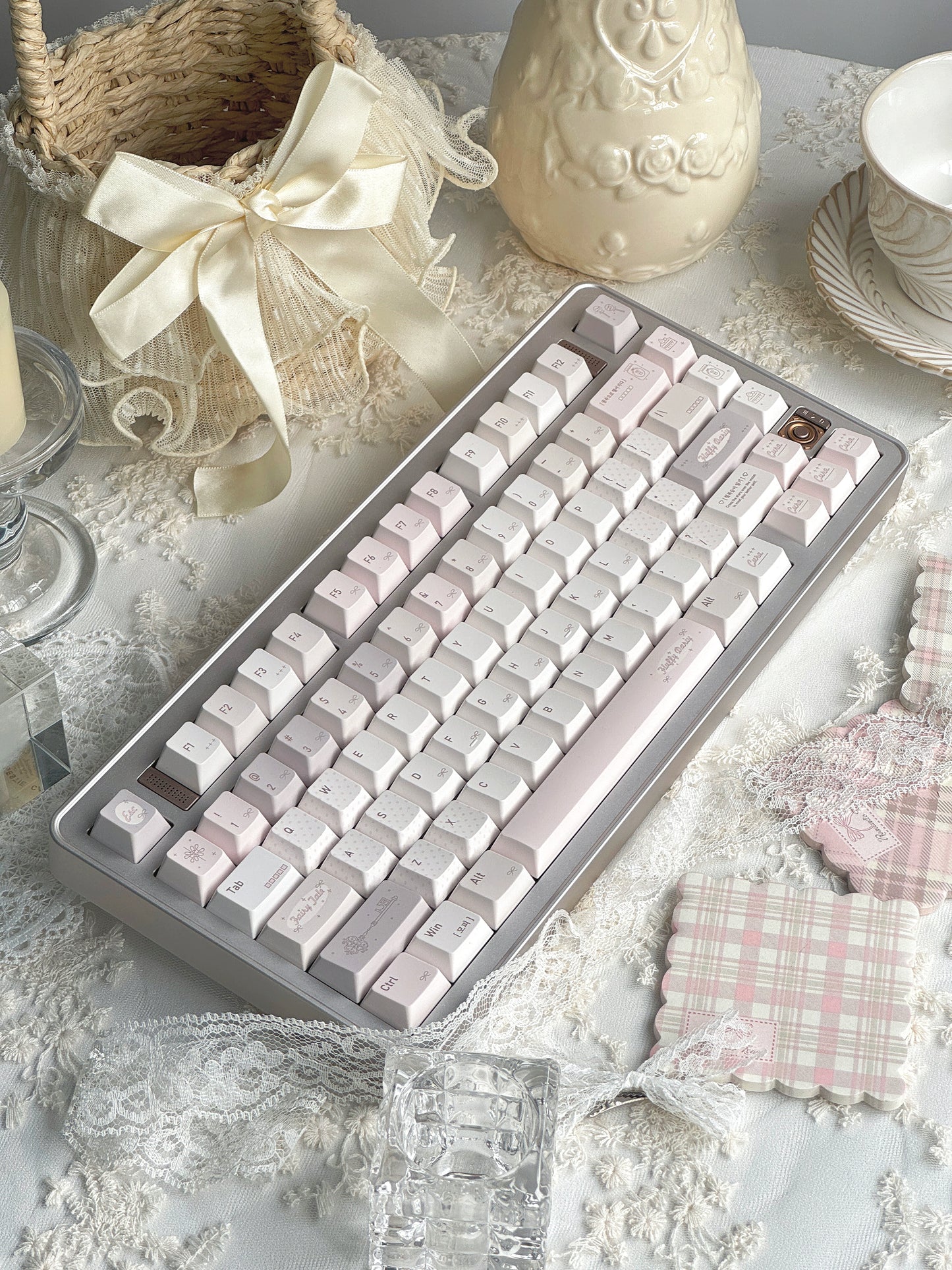 #0235 Chestnut Roll Cute Pale Pink Brown Keycap Cherry Profile Designed By DokiLab（not including keyboard）