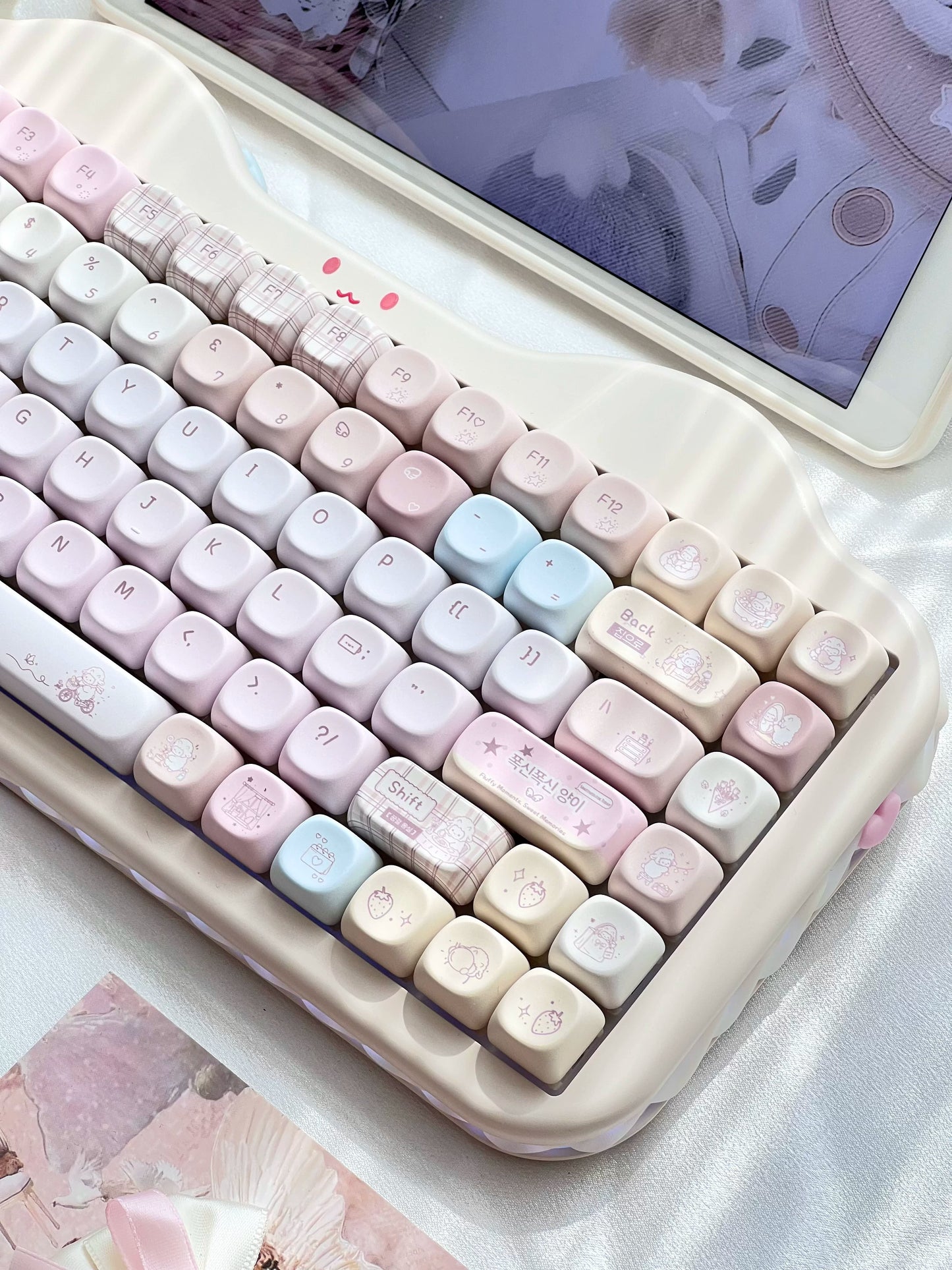 #0292 Cream Pale Pink Lamp Cake Cherry/moa Profile Keycap