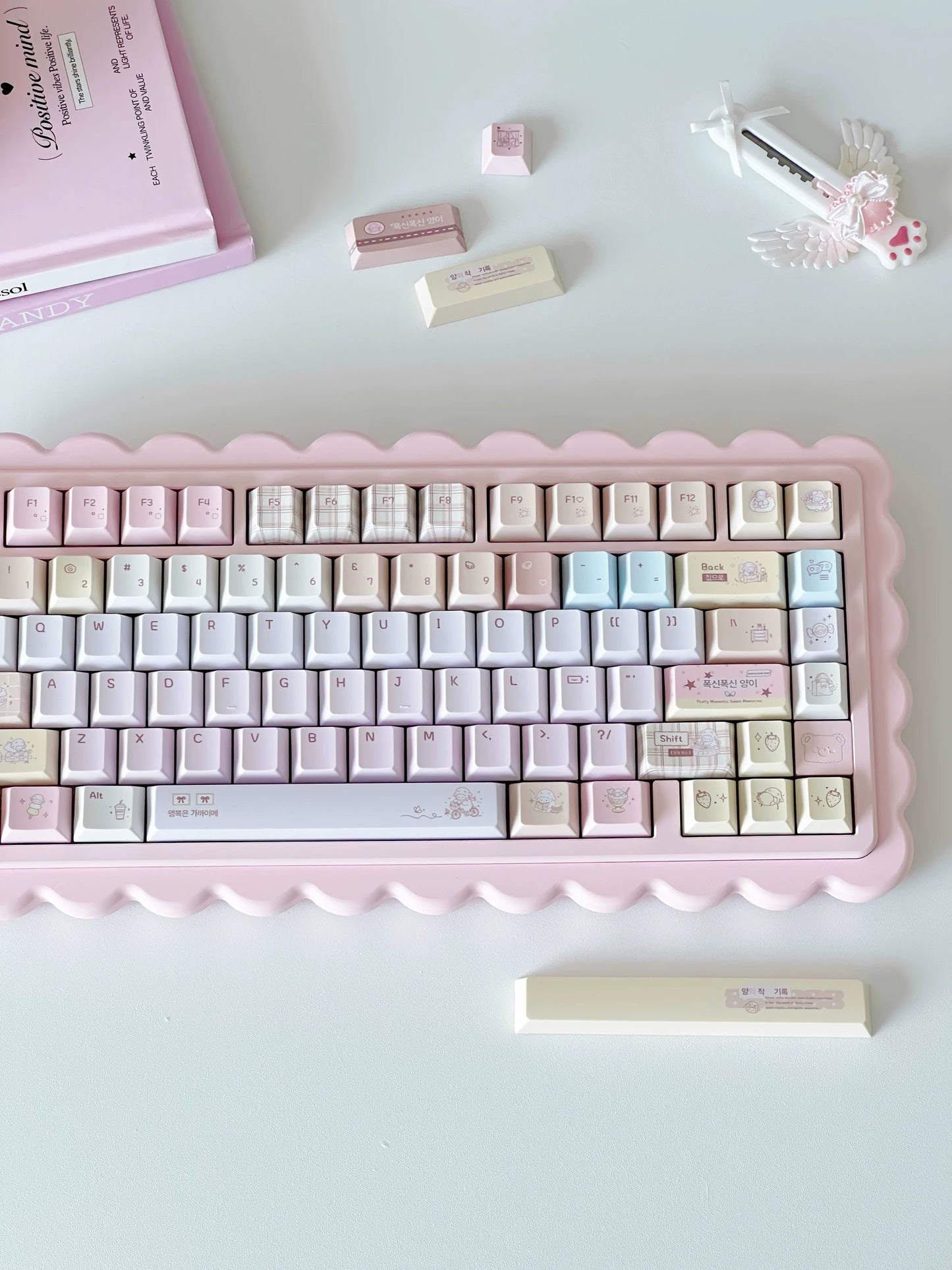 #0292 Cream Pale Pink Lamp Cake Cherry/moa Profile Keycap