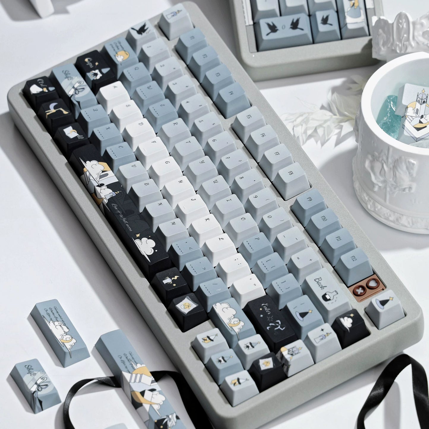 #0194 Blue-Gray Full Moon Keycap (not including keyboard)