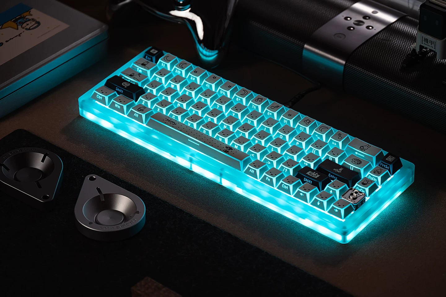 #0261 Black White Miffy Rabbit Edge Transmission Side Engraved Keycap Cherry Profile Not Including The Keyboard