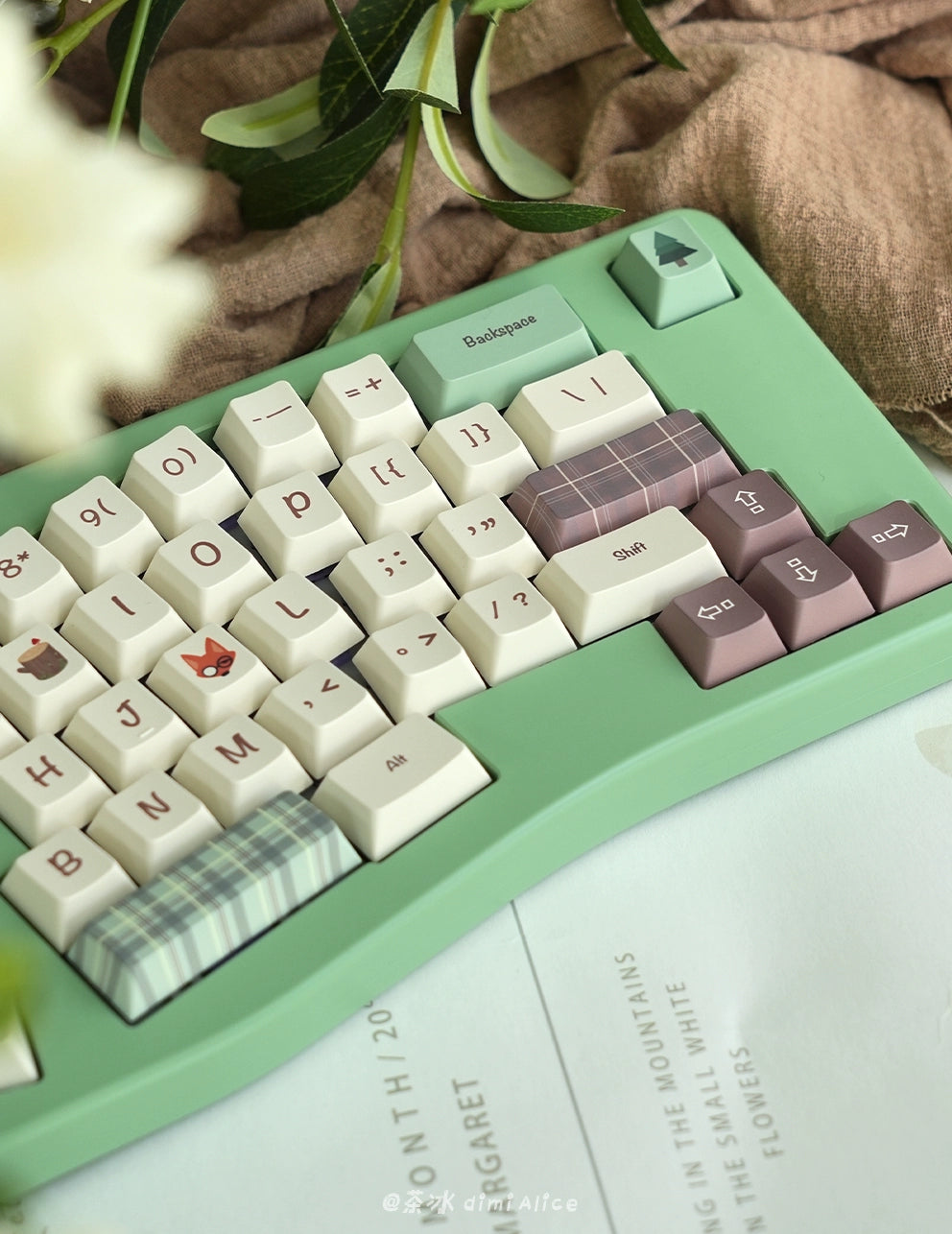 057 Forest Corner Mechanical Keyboard Cute Minimalist Keycap 143 Keys Cherry Profile Designed By Daydreamer