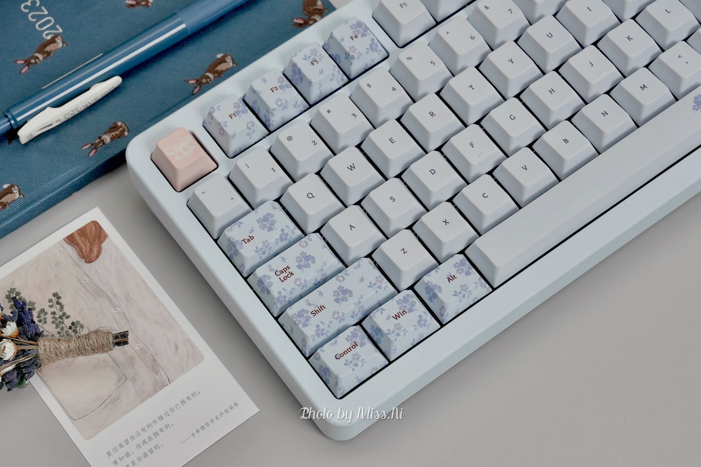 010 Midsummer Night's Dream Light Blue Floral Customized Keycaps 148 Keys Cherry Profile Designed By Keyria Labs