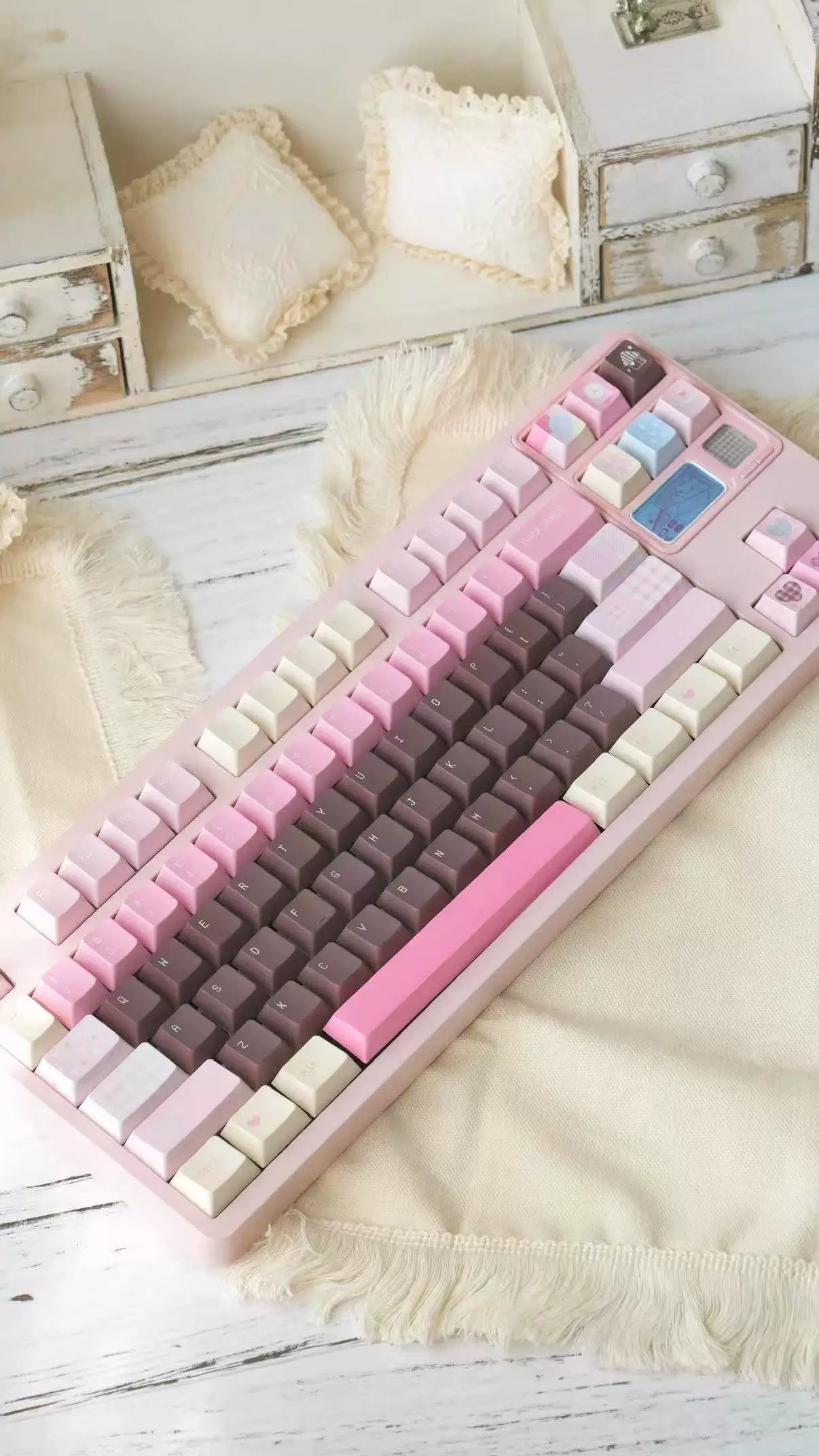 #0263 House of Dreams chocolate pink keycap cherry profile (not including keyboard)