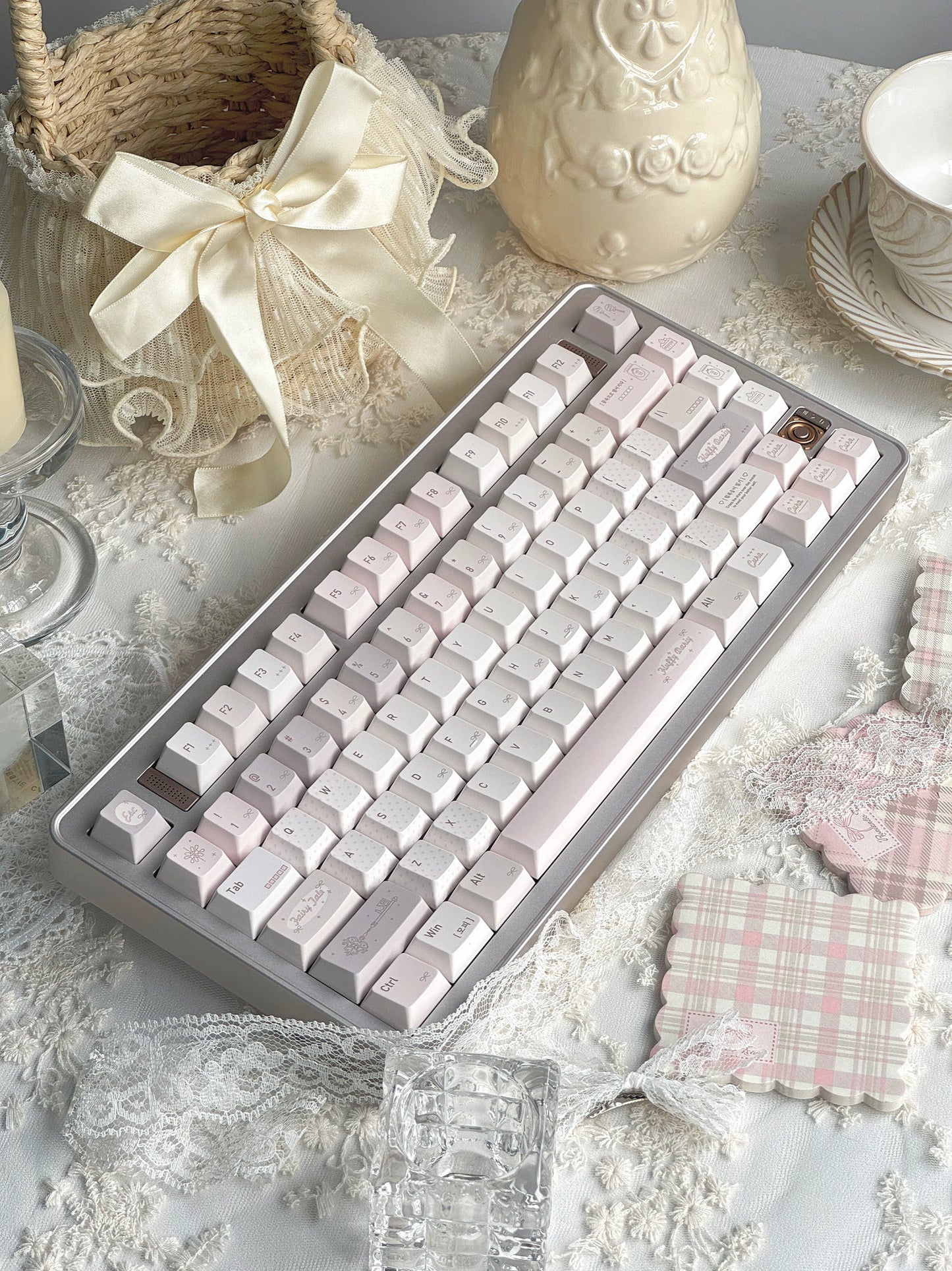 #0235 Chestnut Roll Cute Pale Pink Brown Keycap Cherry Profile Designed By DokiLab（not including keyboard）