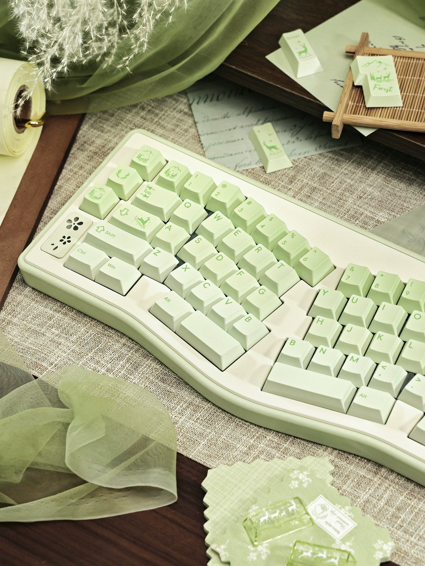 #0216 Fresh Green Dearwood Whisper Keycap Set Cherry Profile PBT146+PC115  （not including keyboard）