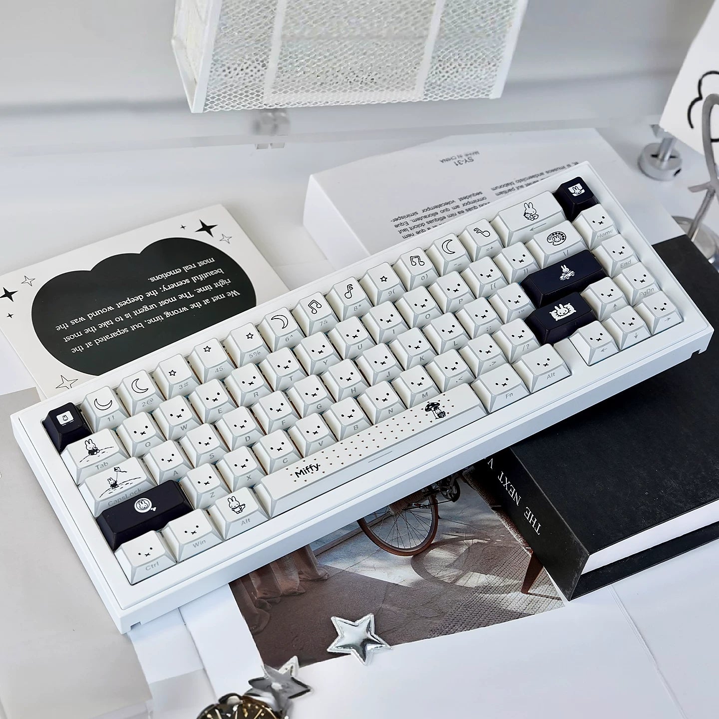 #0261 Black White Miffy Rabbit Edge Transmission Side Engraved Keycap Cherry Profile Not Including The Keyboard