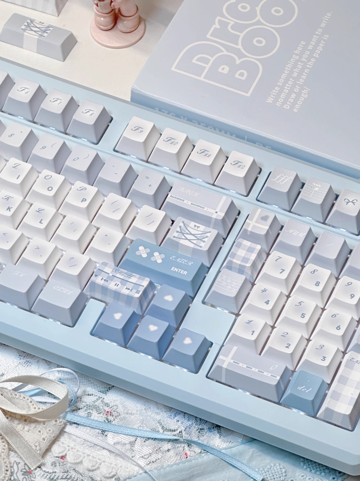 076 Pastel Blue Lace Grid Elegant Monsoon Movement 140 Keys Cherry Profile Keycaps