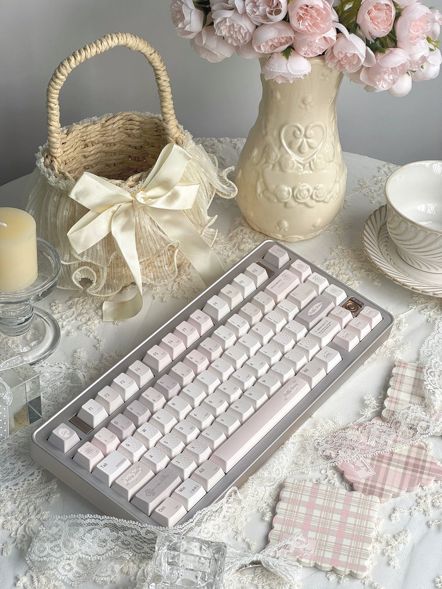 #0235 Chestnut Roll Cute Pale Pink Brown Keycap Cherry Profile Designed By DokiLab（not including keyboard）