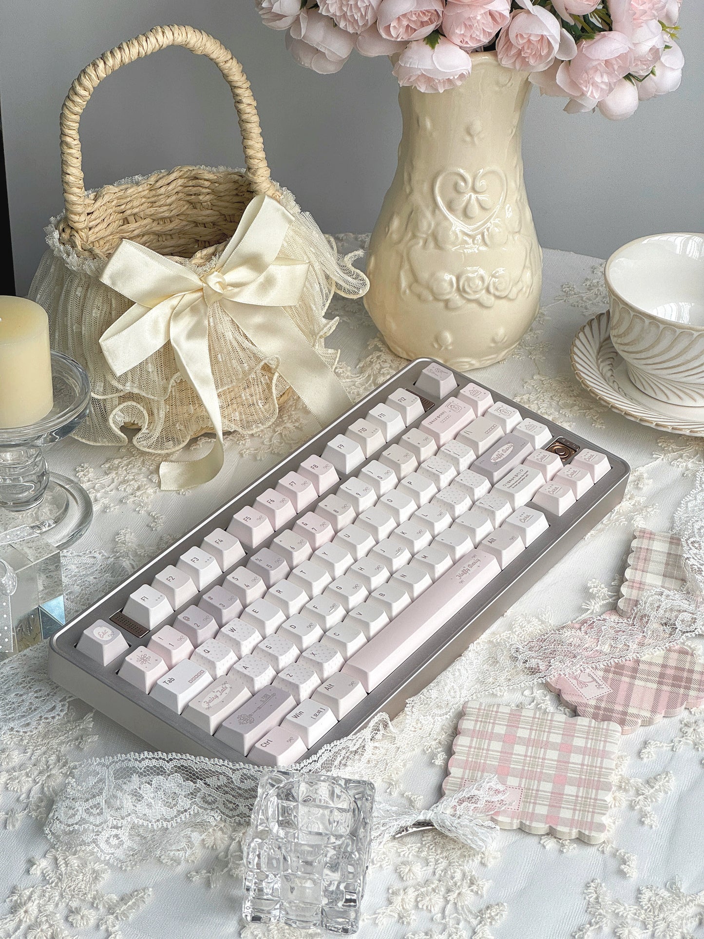 #0235 Chestnut Roll Cute Pale Pink Brown Keycap Cherry Profile Designed By DokiLab（not including keyboard）