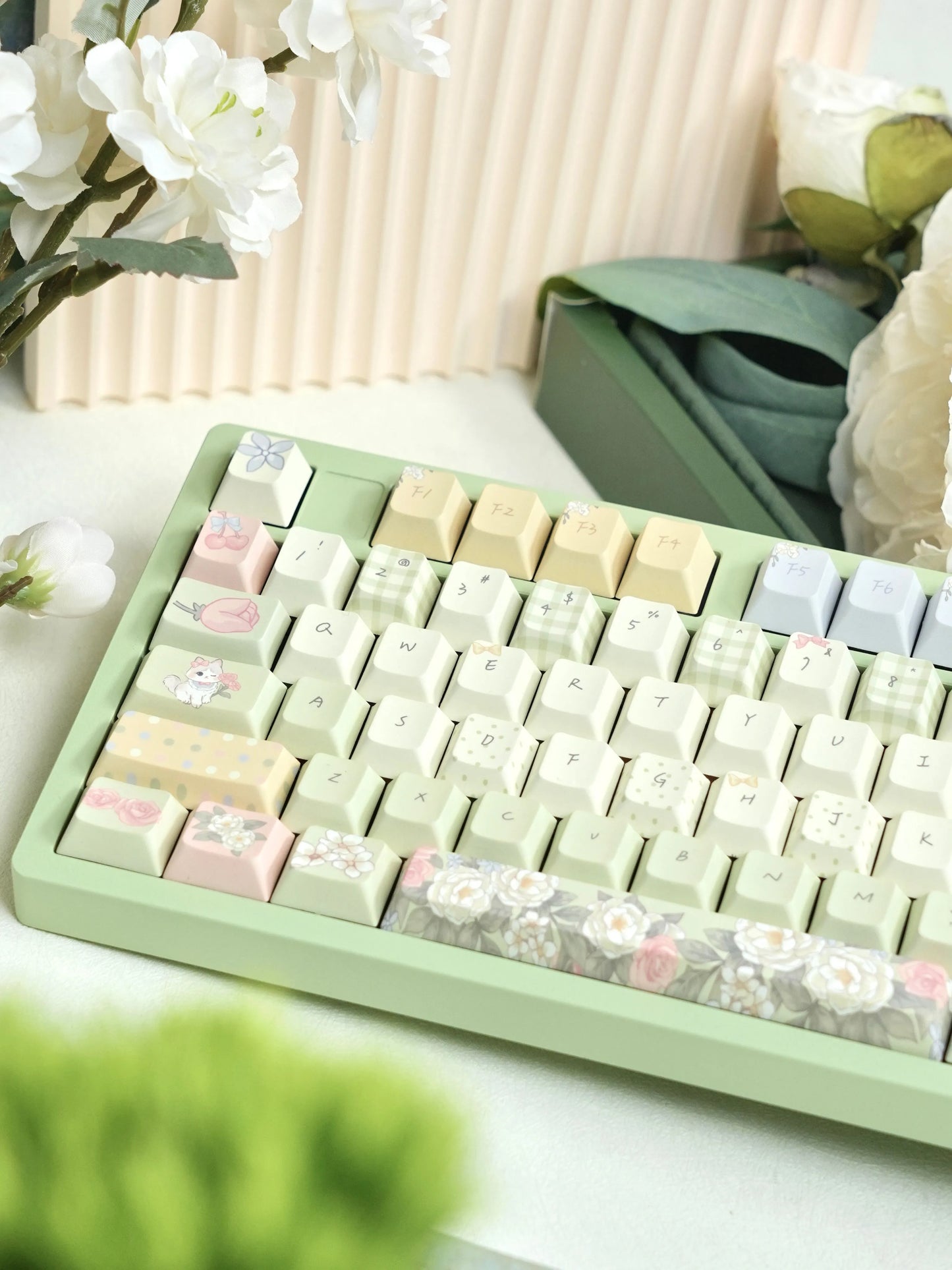 036 Pastel Green Spring Meow Flower Letter Cat Cute and Fresh Cherry Profile Keycaps