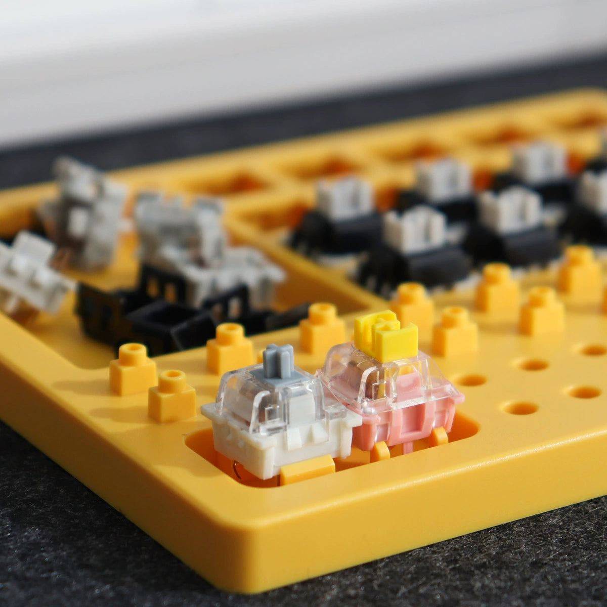 Switch puller tray Mechanical keyboard switch Lubrication tool tray Yellow/gray/blue ruber