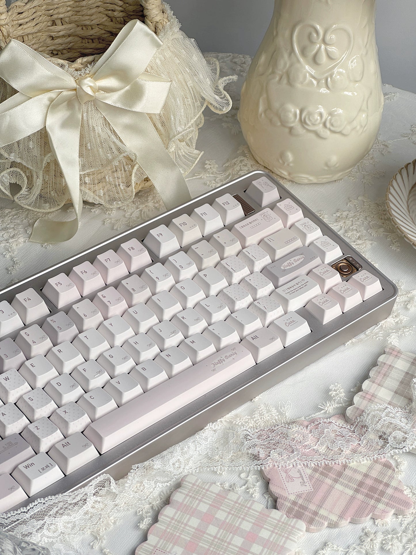 #0235 Chestnut Roll Cute Pale Pink Brown Keycap Cherry Profile Designed By DokiLab（not including keyboard）